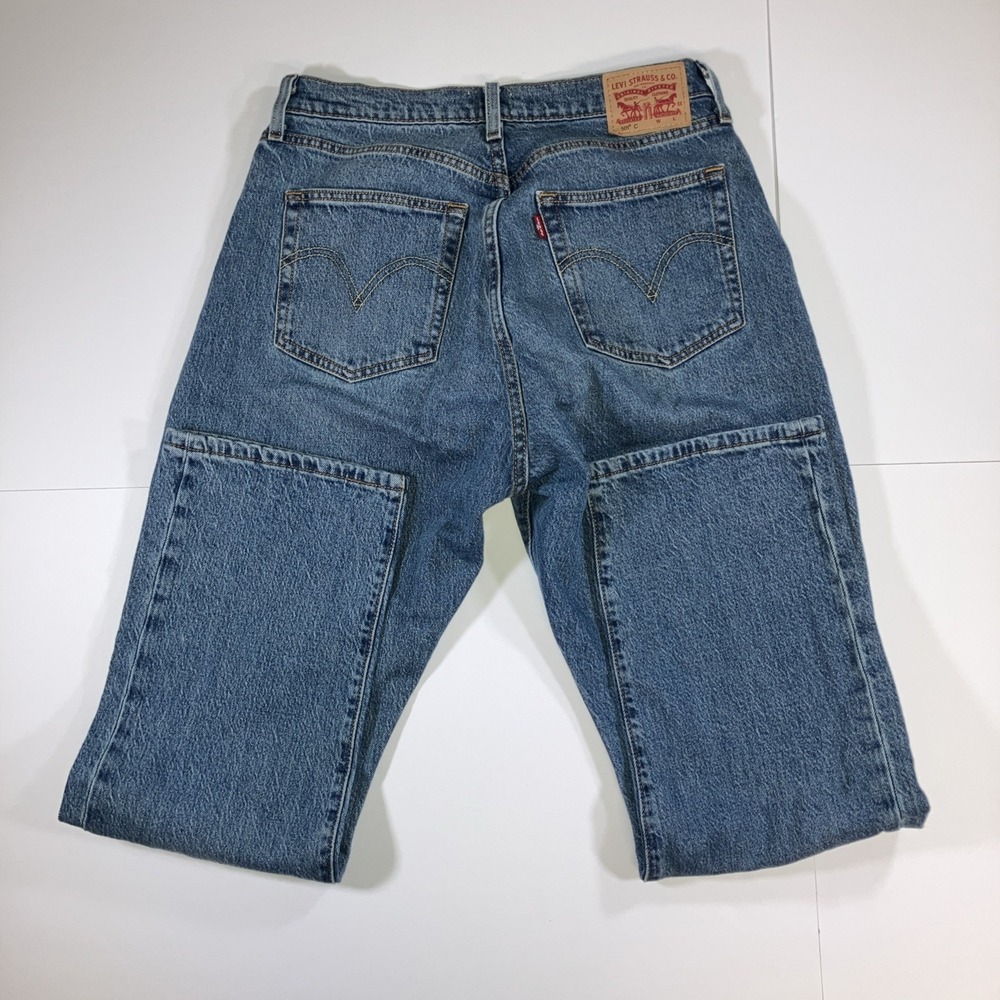 Levi's Women's Straight Leg Jeans in Medium Blue Wash - Picture 5 of 16